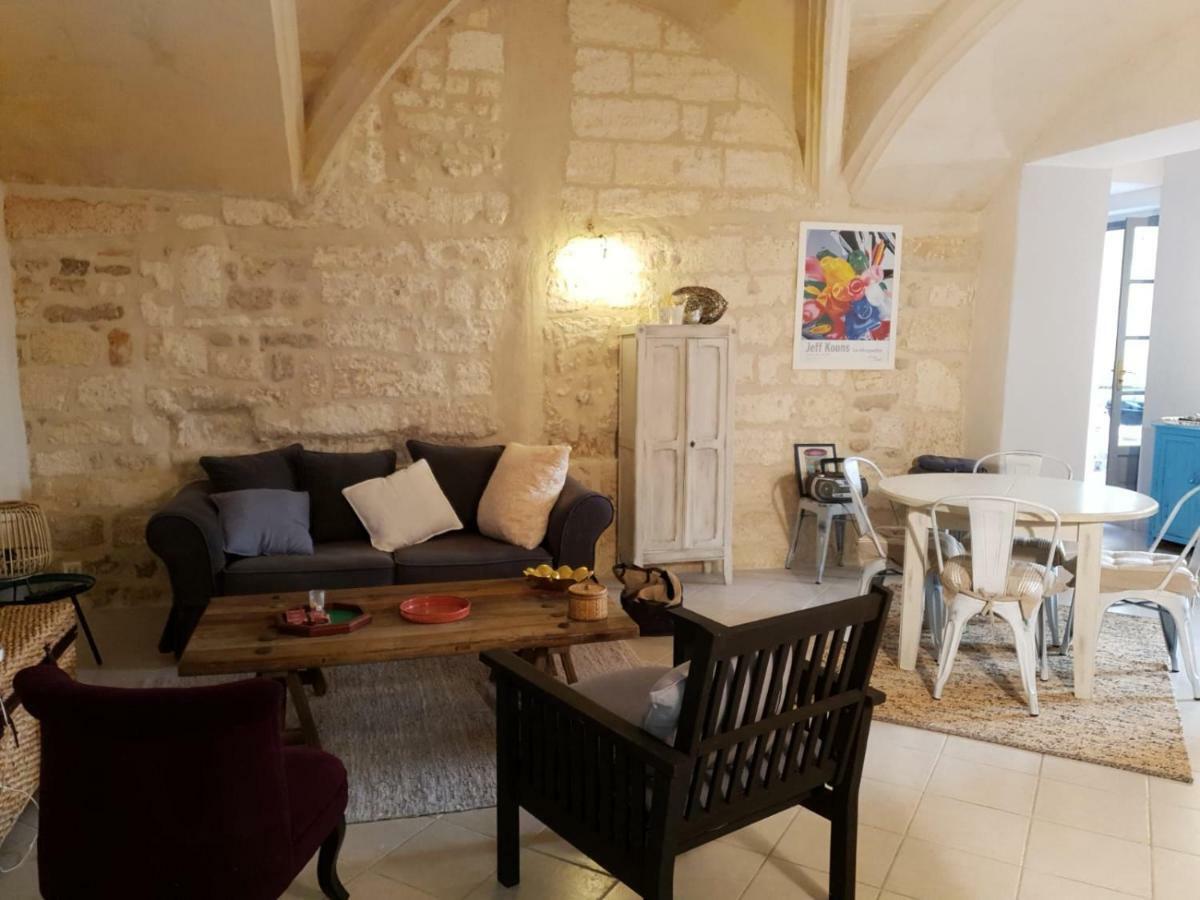 Arles Rental-Cote Forum. Экстерьер фото