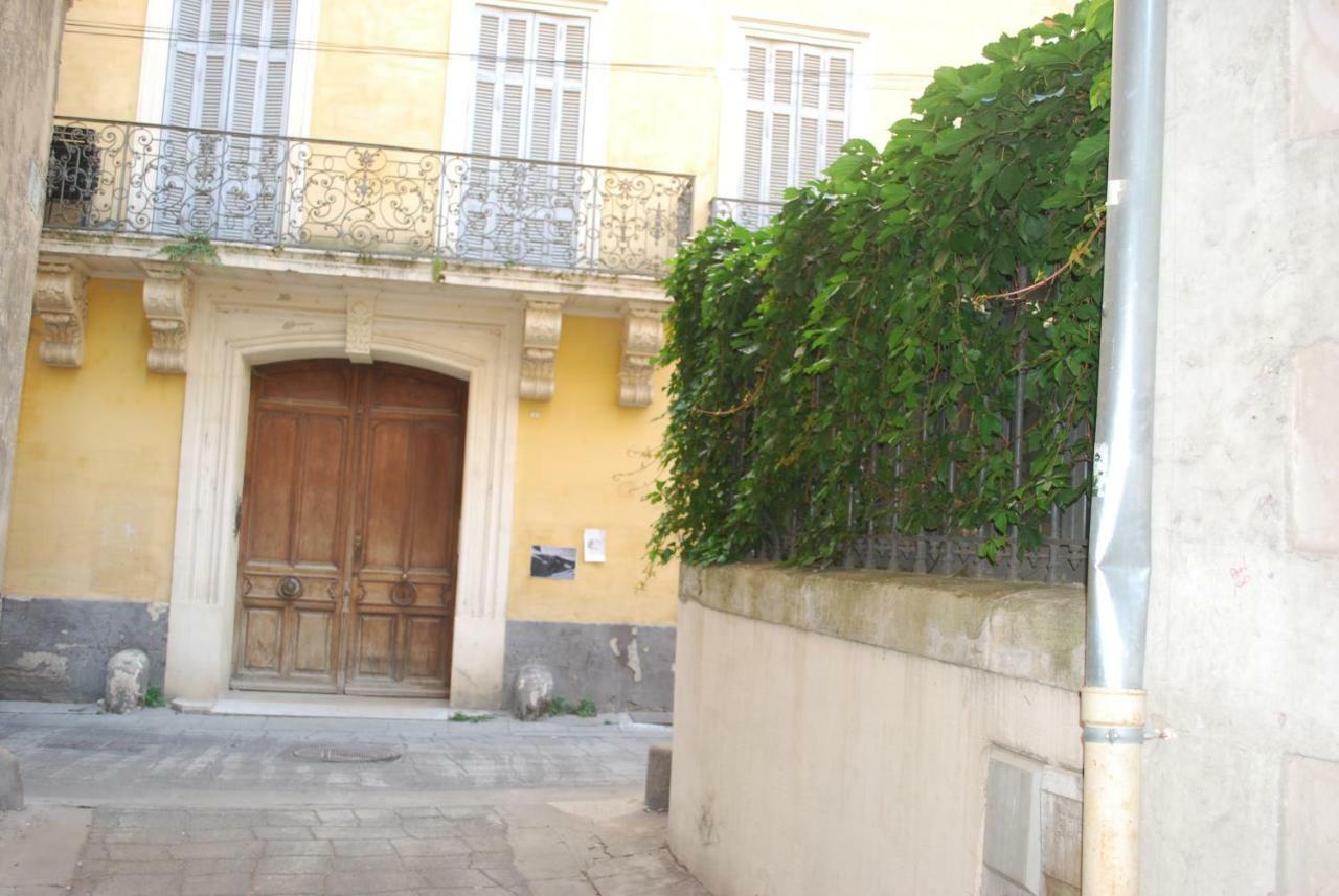 Arles Rental-Cote Forum. Экстерьер фото