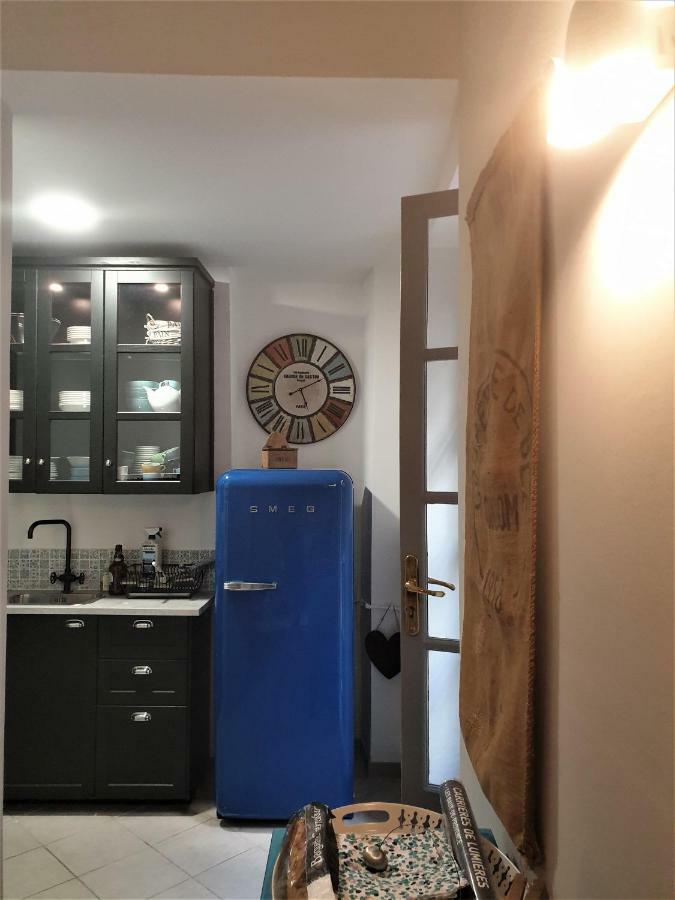 Arles Rental-Cote Forum. Экстерьер фото